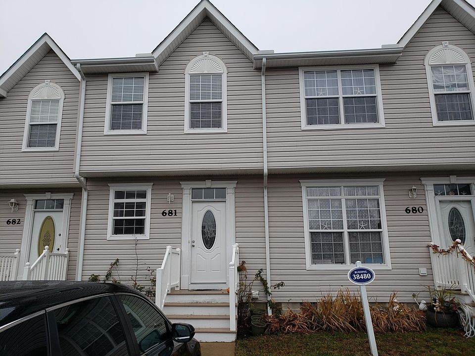 1st image of 38480 Ocean Blvd