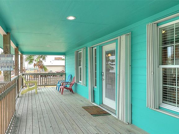 4th image of 613 Pelican Cir