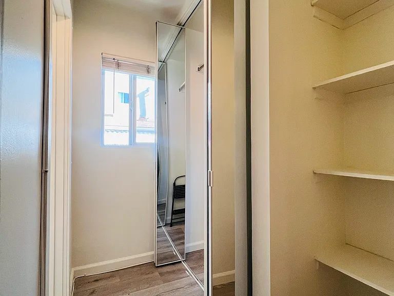 5525 Harold Way #20 — Photo 7