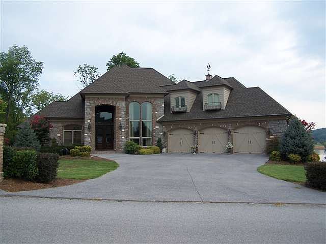 1st image of 135 Scenic Shores Dr