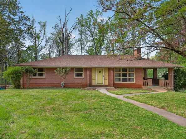 2134 Woodcrest Dr, Lynchburg, VA 24503