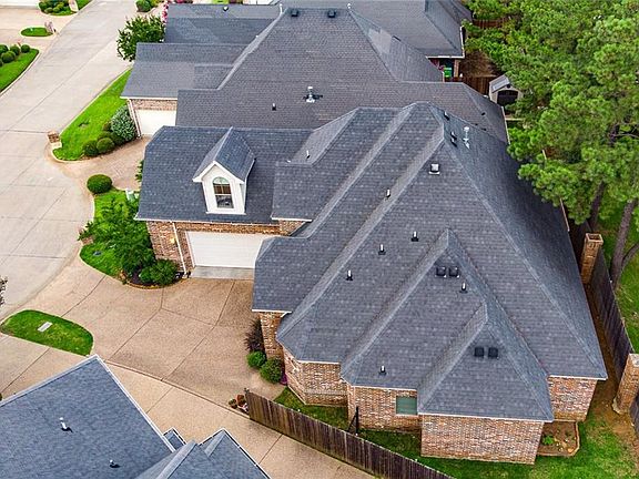 2nd image of 3806 Park Valley Ct