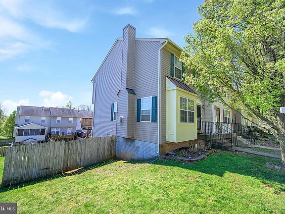 3rd image of 301 Regina Ln
