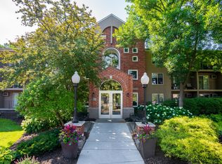 4501 Park Glen Rd APT 130, Saint Louis Park, MN 55416
