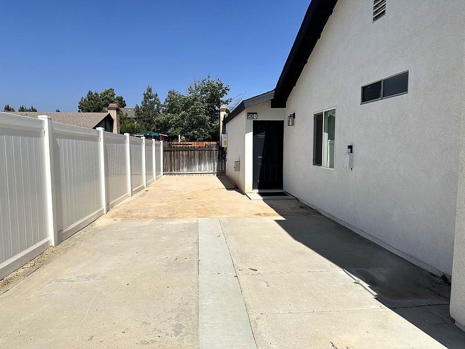 1st image of 1312 Live Oak Ct #2