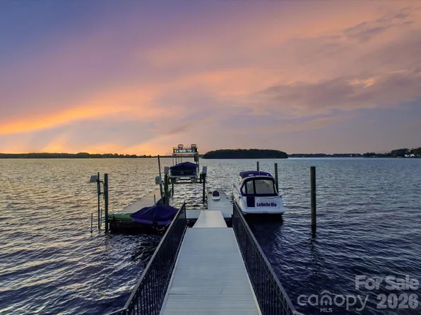 18103 Harbor Light Blvd, Cornelius, NC 28031