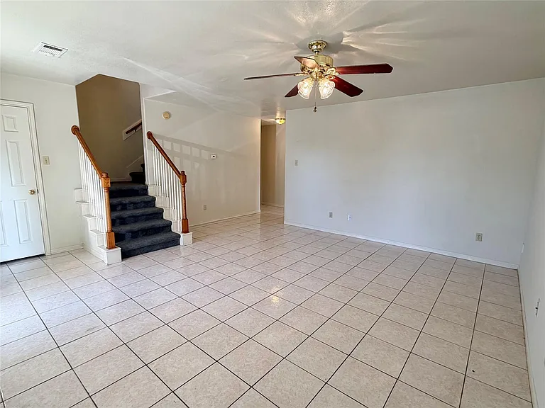 11102 Maize Ln #A — Photo 2