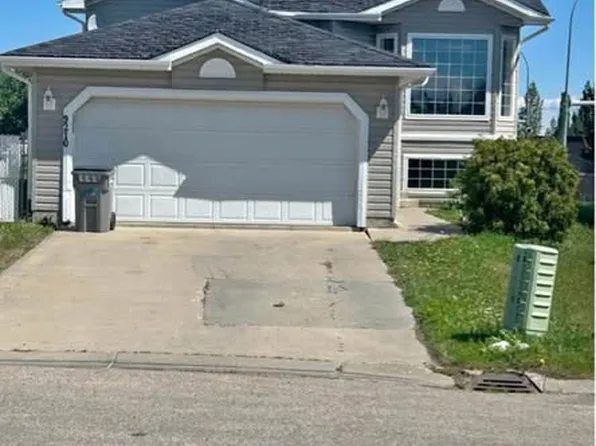 9210 115th Ave, Grande Prairie, AB T8V 7E8