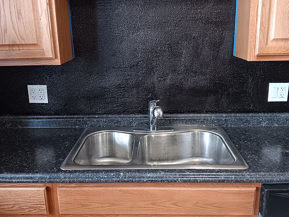 Double Bowl Sink, Sprayer Faucet
