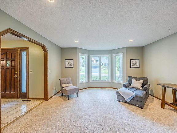 4th image of 2150 128th Ave NW