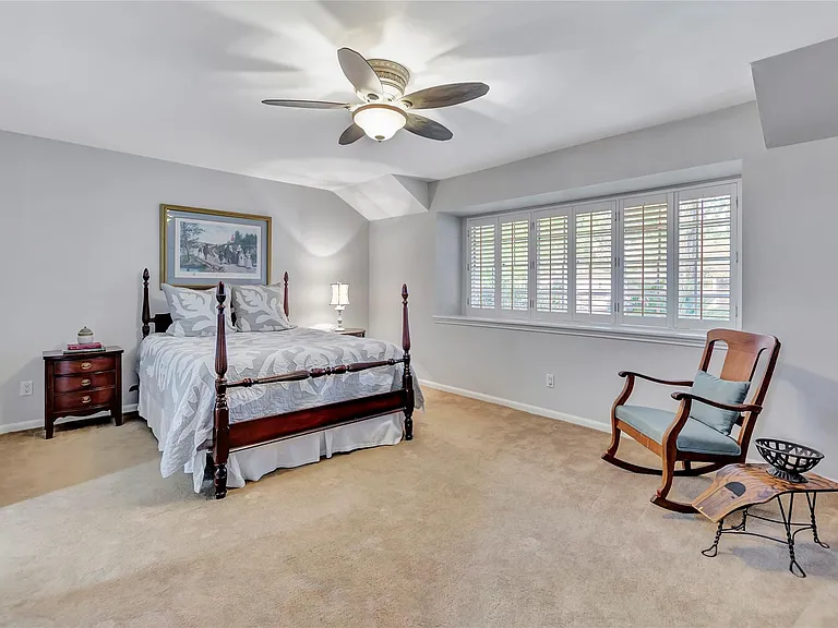 18623 Prince William Ln — Photo 24
