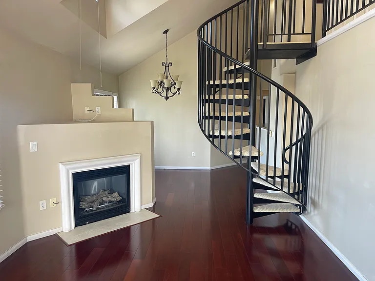 2400 5th Ave #430 — Photo 6