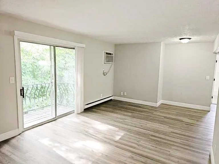 Willow Run Apartments — Photo 5