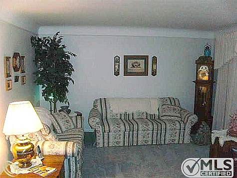 Livingroom.JPG