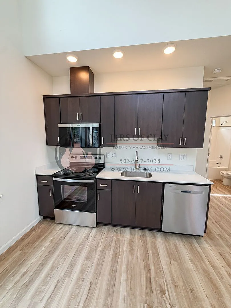 Beautiful 2 Bedroom Cottage — Photo 3