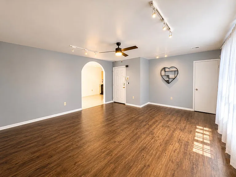 97 Oak St #2 — Photo 5