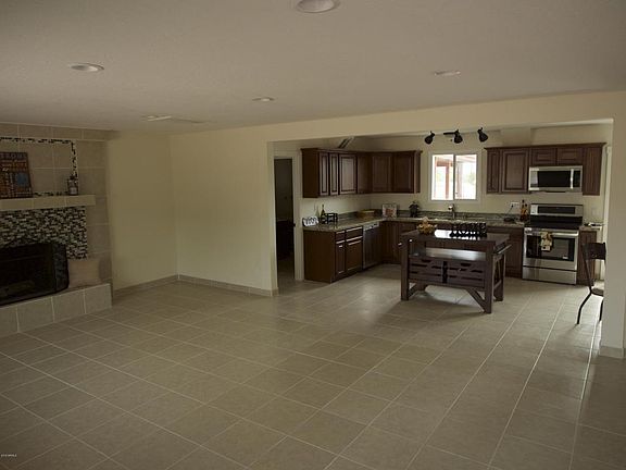 5th image of 2709 E Joan D Arc Ave
