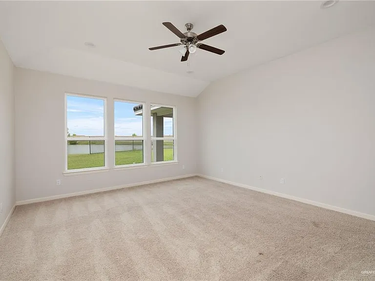 4628 Estancia Pkwy — Photo 15