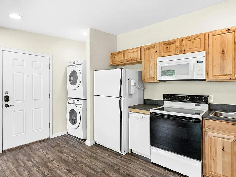 904 Philco Dr #B — Photo 2