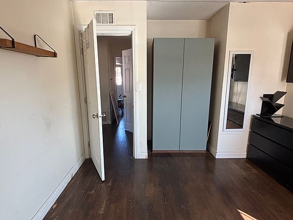5th image of 7103 Hillsboro St