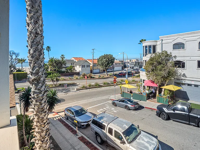 2540 Hermosa Ave — Photo 6