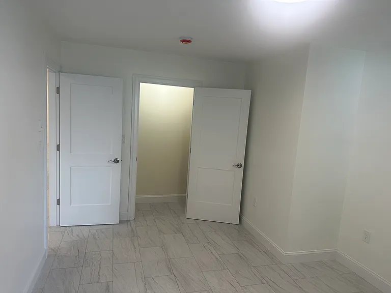 65 Cox Ave — Photo 10