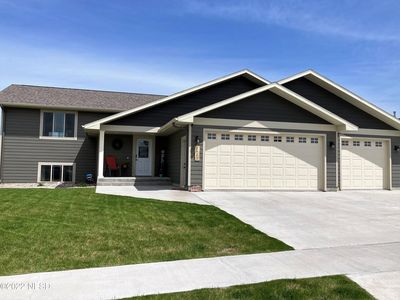 2623 10th Ave NE, Watertown, SD, 57201