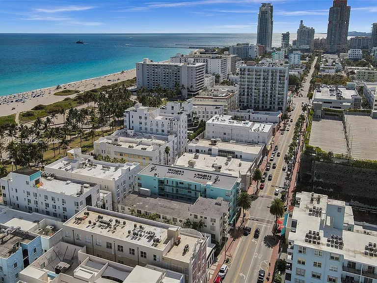 713 Collins Ave #42 — Photo 44