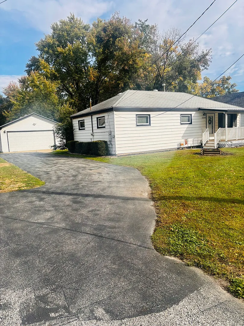 1514 173rd St photo 1