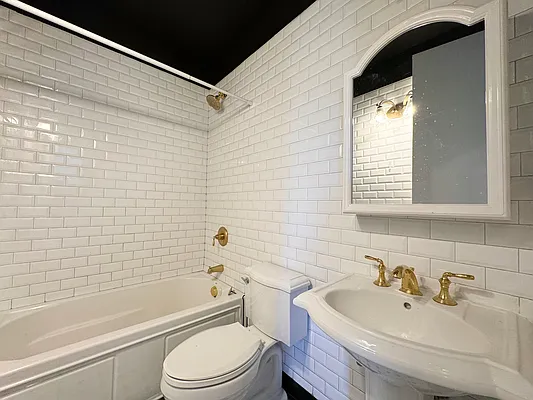 Rented by Pear NYC LLC | media 15