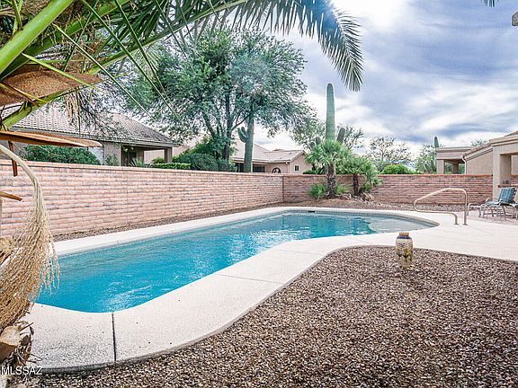 3rd image of 1527 N Canyon Wren Pl
