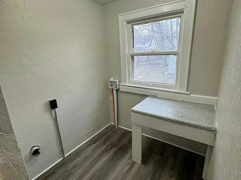 623 Storer Ave — Photo 17