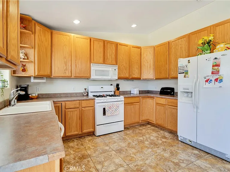 6627 Smoketree Ave — Photo 12