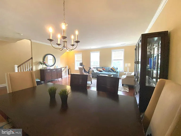 303 Admirals Way — Photo 7