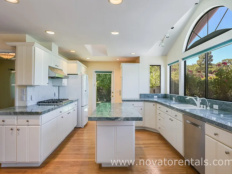 65 Santa Maria Dr — Photo 12