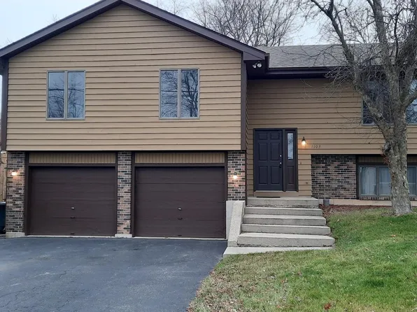 1103 Hilltop Blvd, McHenry, IL 60050