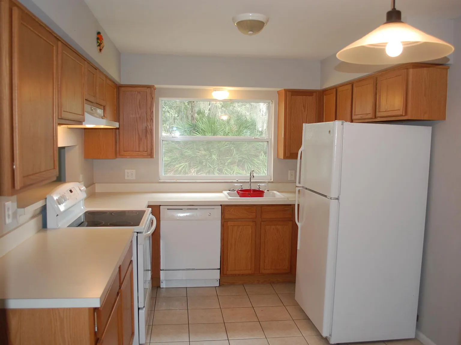 3 bed, 1284 sqft, $2,100 — Photo 4
