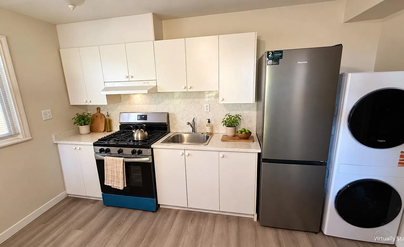 2 bed, 500 sqft, $2,300 — Photo 2