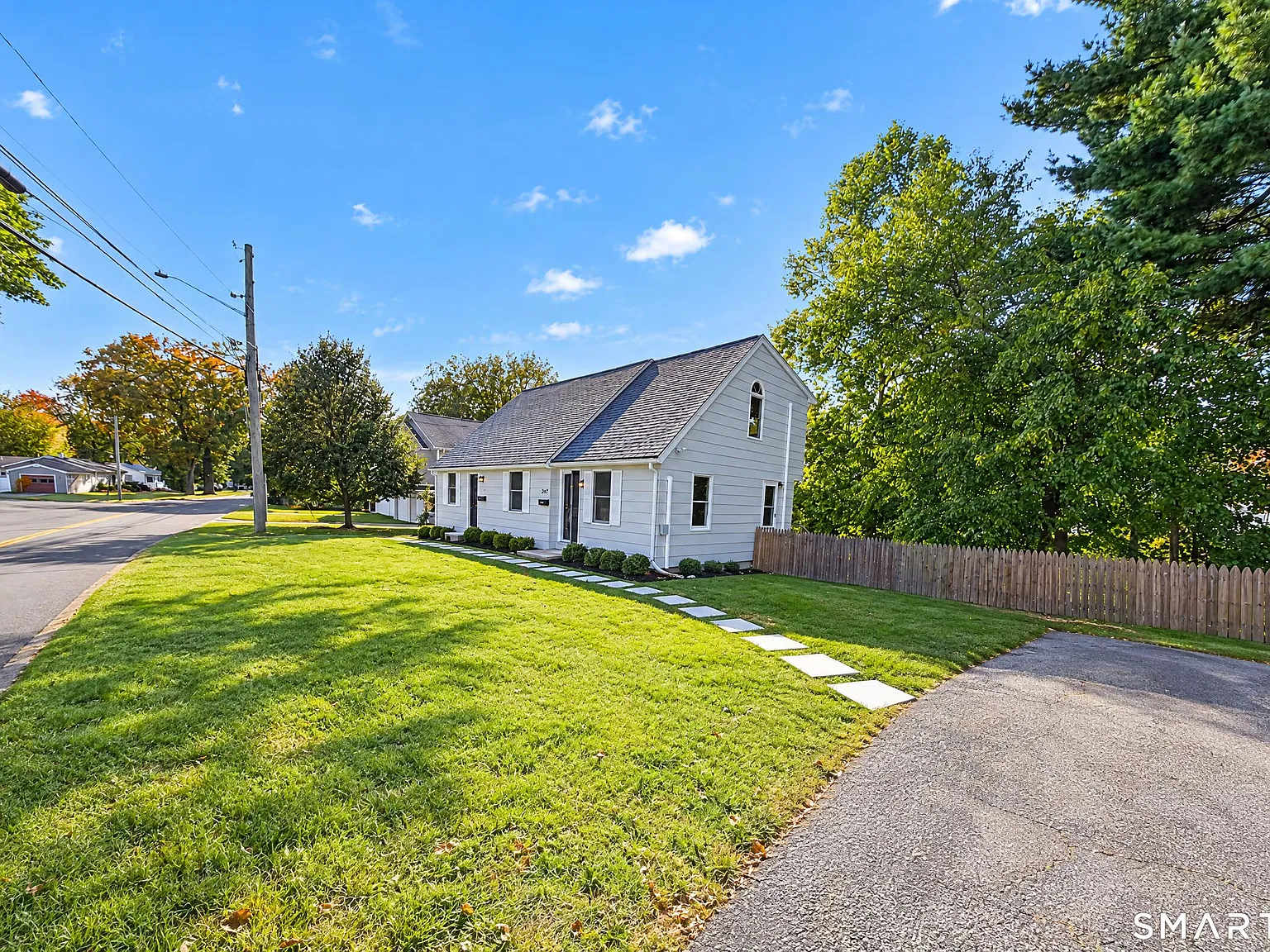 1 bed, 1.0 bath, 900 sqft, $2,100 — Photo 2