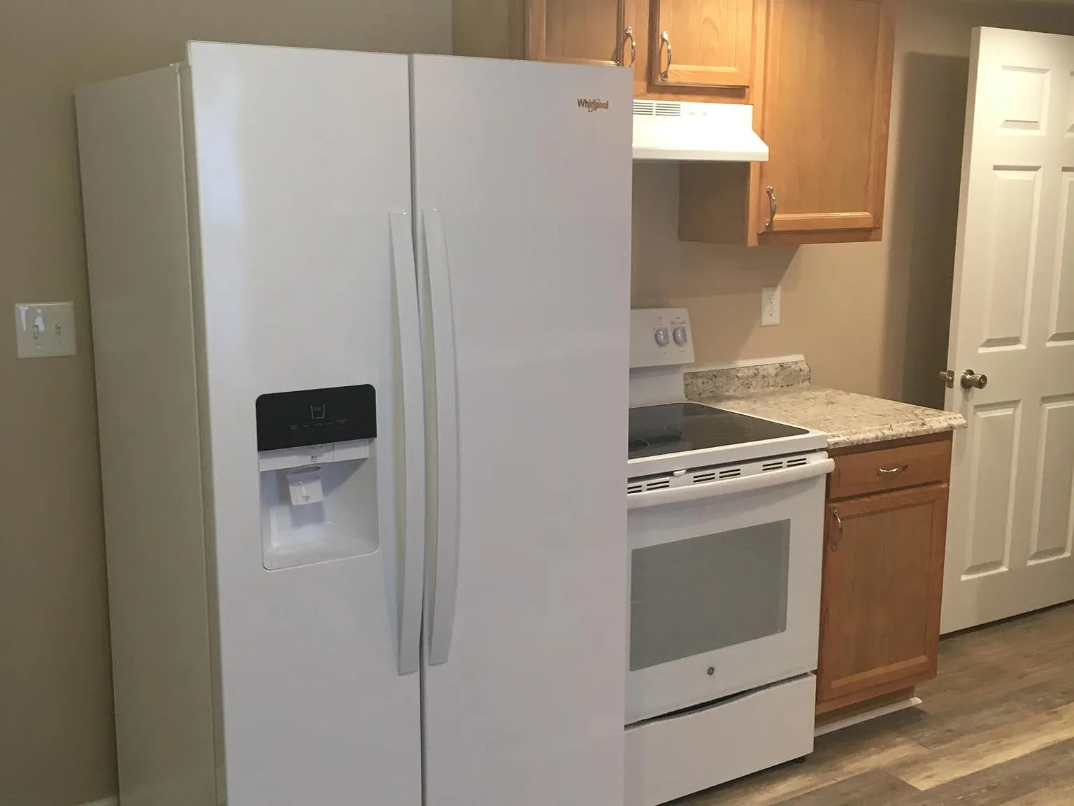 4 bed, $2,100 — Photo 4