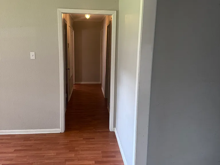 606 S Vernon St — Photo 6
