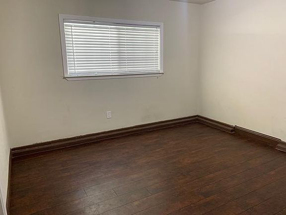 3rd image of 686 Heirloom Ct #A