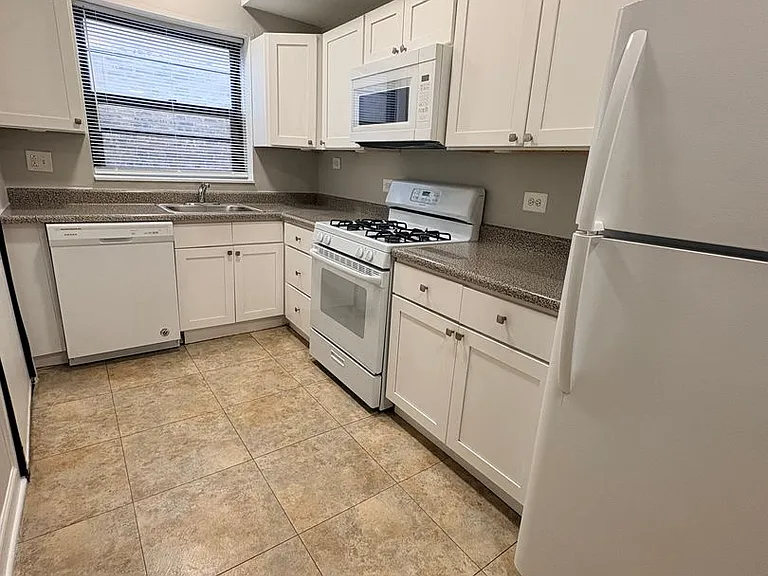5417 W Washington Blvd — Photo 4