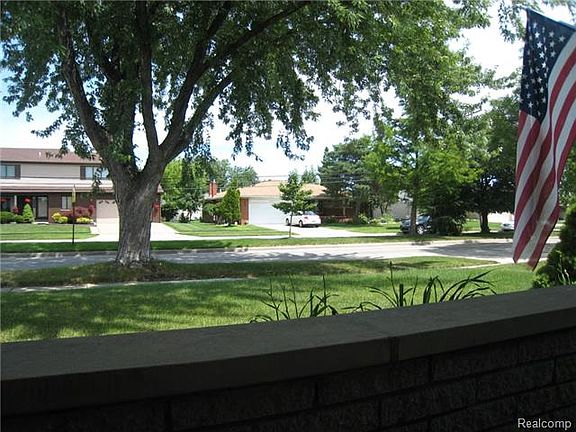 2nd image of 26347 Wilson Dr