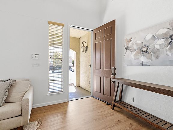 5th image of 9569 California Oak Cir