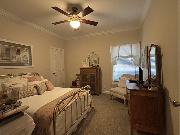 27th image of 498 Dearman St