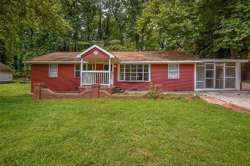 1st image of 2520 Rolling View Dr SE