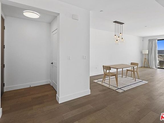4th image of 1817 S Prosser Ave #404