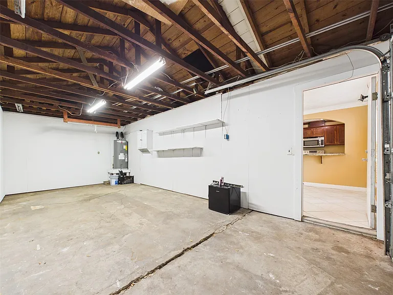 1213 W Sidnor St — Photo 35