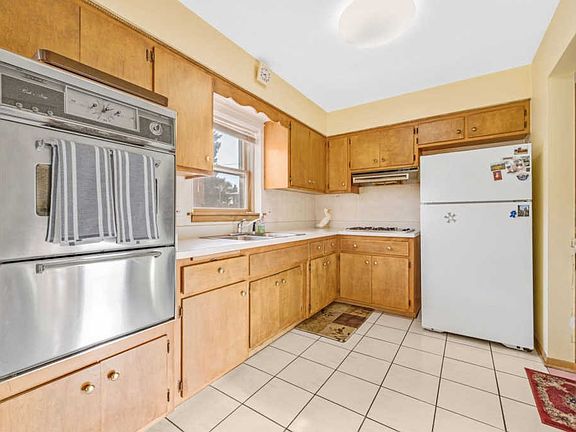 5th image of 8333 W Coral Dr